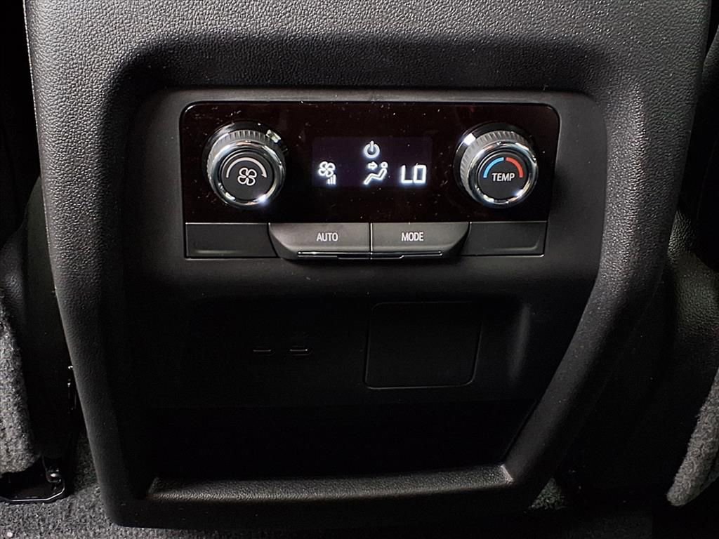 New 2026 Chevrolet Traverse LT w/ Midnight/Sport Edition image 10