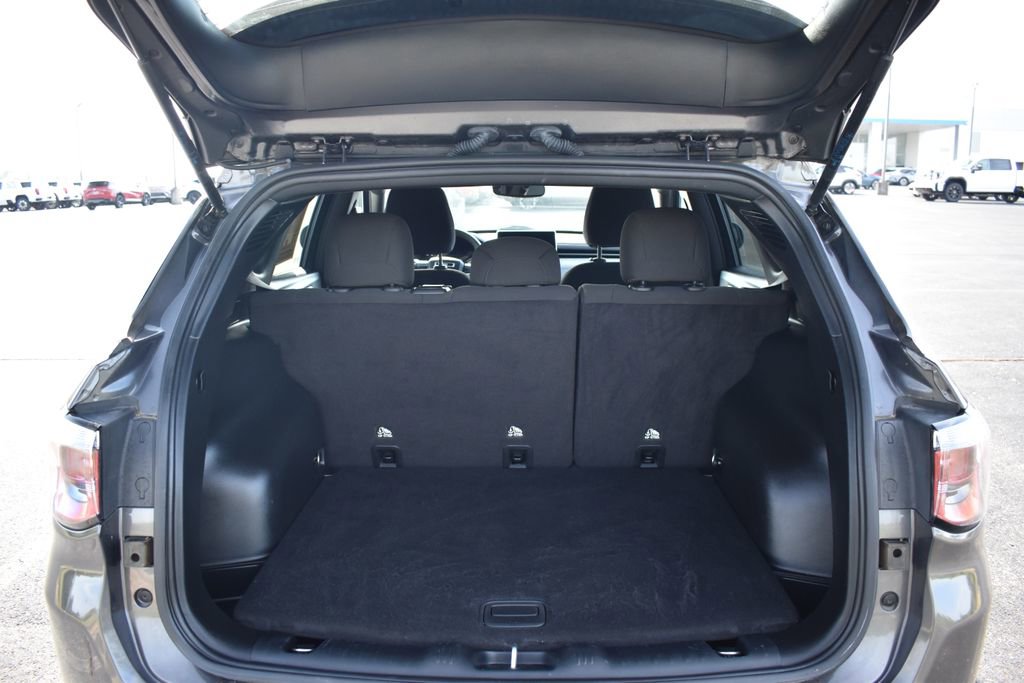 Used 2023 Jeep Compass Sport image 7