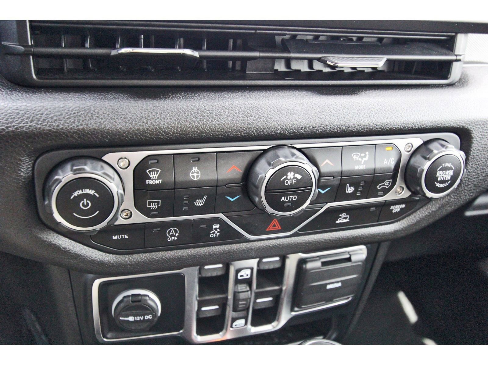 Used 2024 Jeep Wrangler Sport S image 25