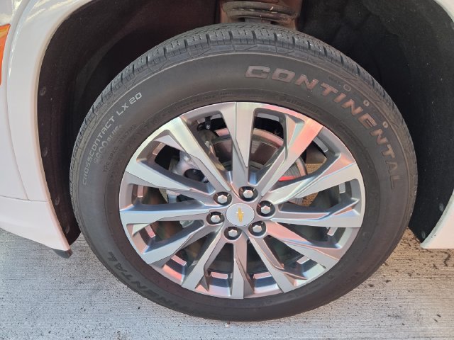Used 2023 Chevrolet Traverse Premier FWD image 8
