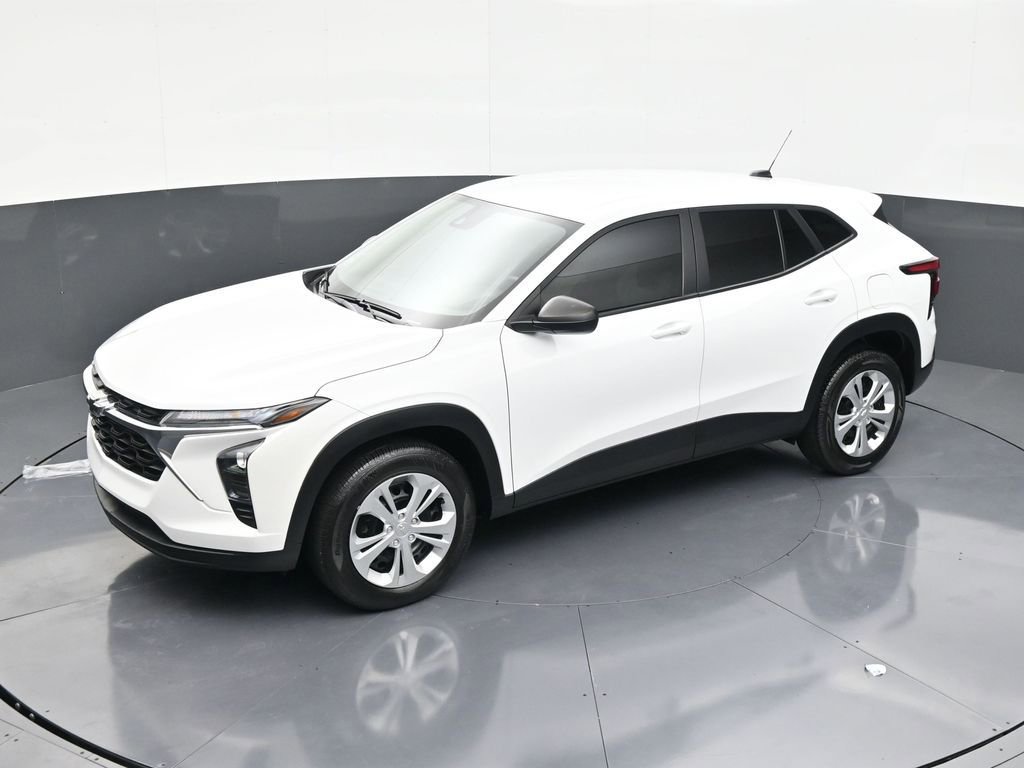 Used 2024 Chevrolet Trax LS FWD image 13