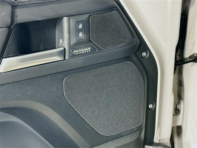 New 2026 Land Rover Defender 110 X-Dynamic SE image 21