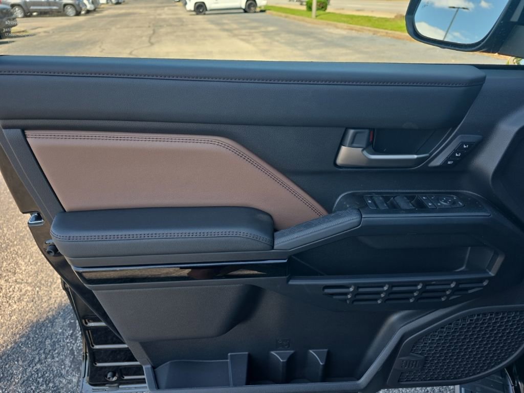 New 2026 Toyota 4Runner Limited AWD/4WD image 15