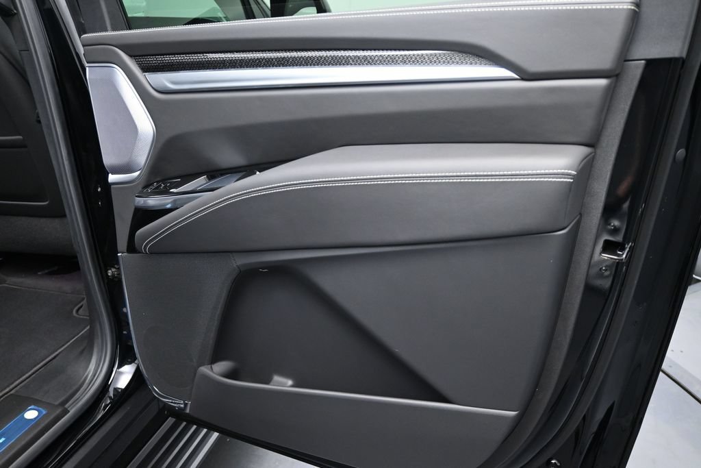 New 2026 Cadillac Escalade ESV V AWD/4WD image 23