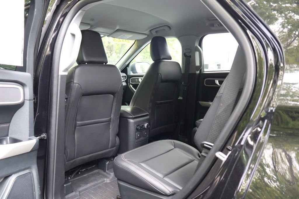 Used 2023 Ford Explorer XLT w/ Equipment Group 202A AWD/4WD image 44