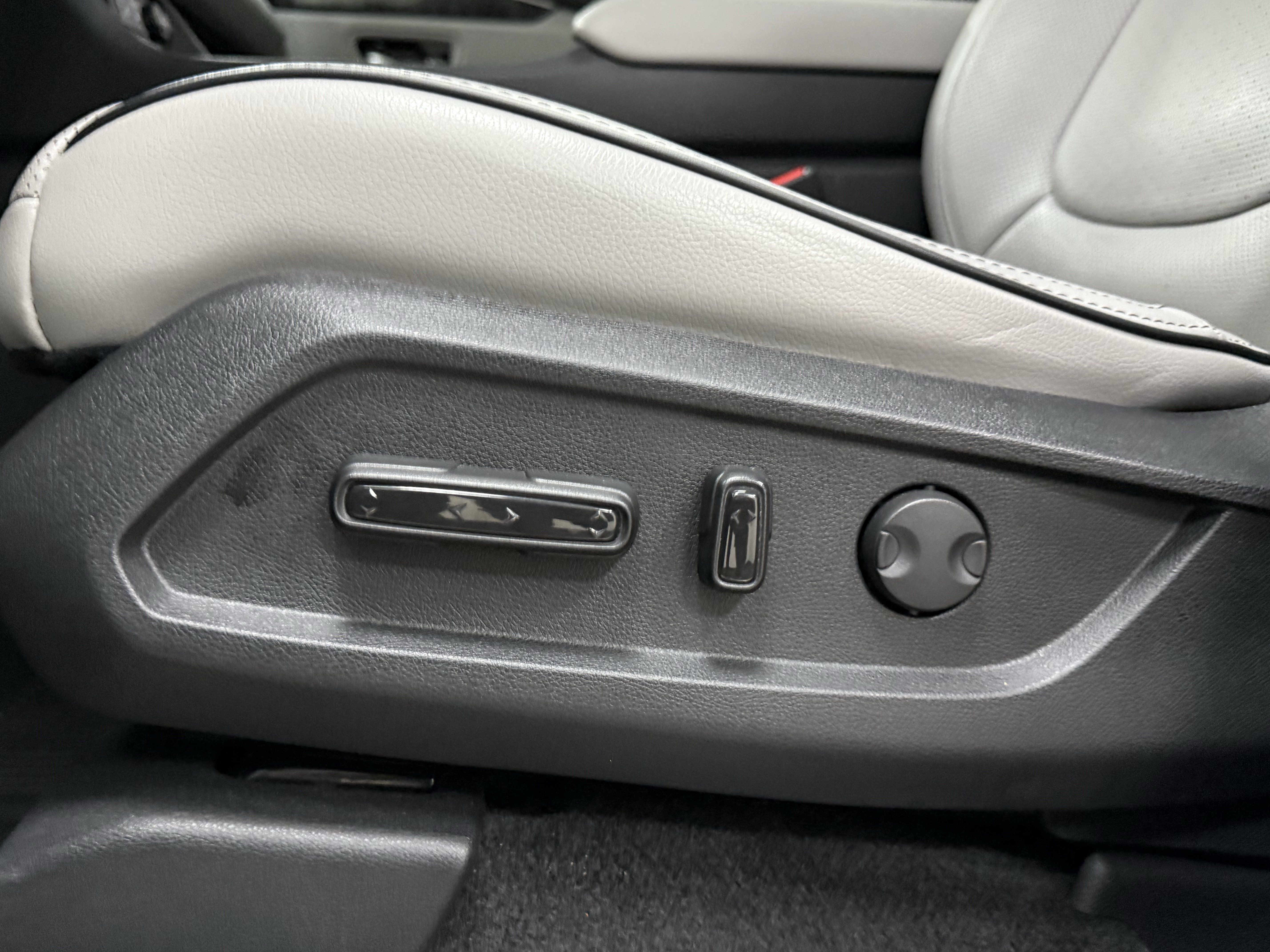 Used 2023 Honda Pilot Elite image 26
