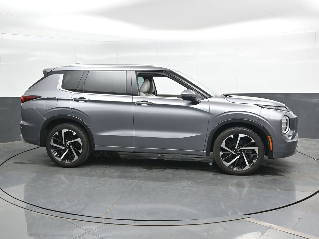 Used 2023 Mitsubishi Outlander SEL AWD/4WD image 5