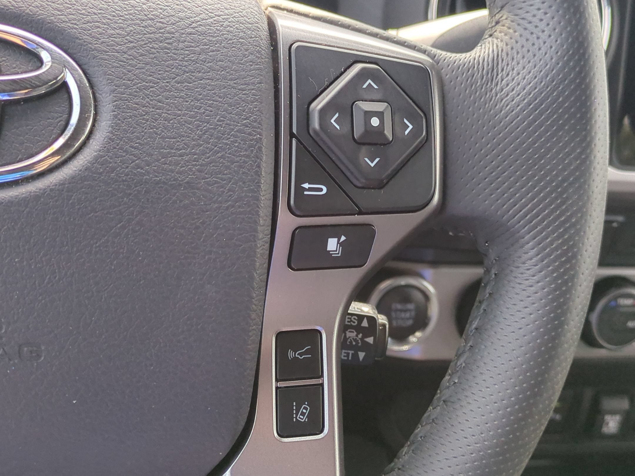 Used 2019 Toyota Tacoma Limited AWD/4WD image 20
