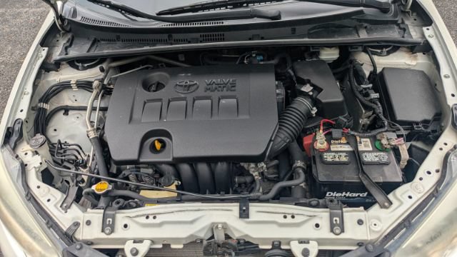 Used 2014 Toyota Corolla LE FWD image 39