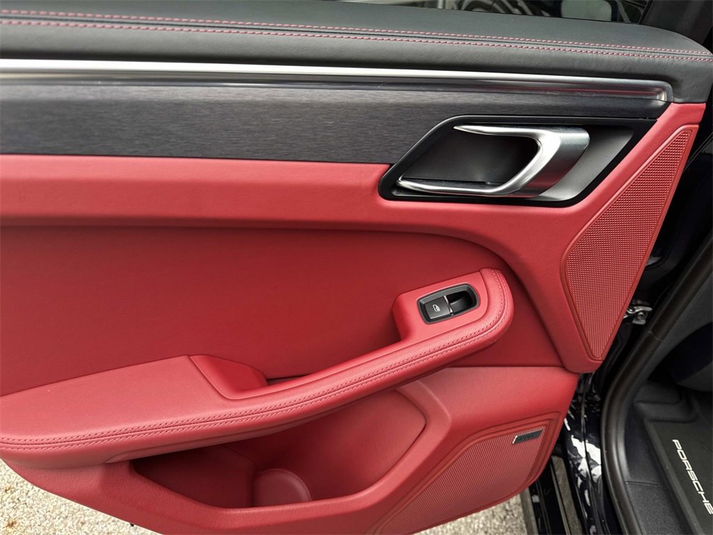 Used 2023 Porsche Macan GTS image 11
