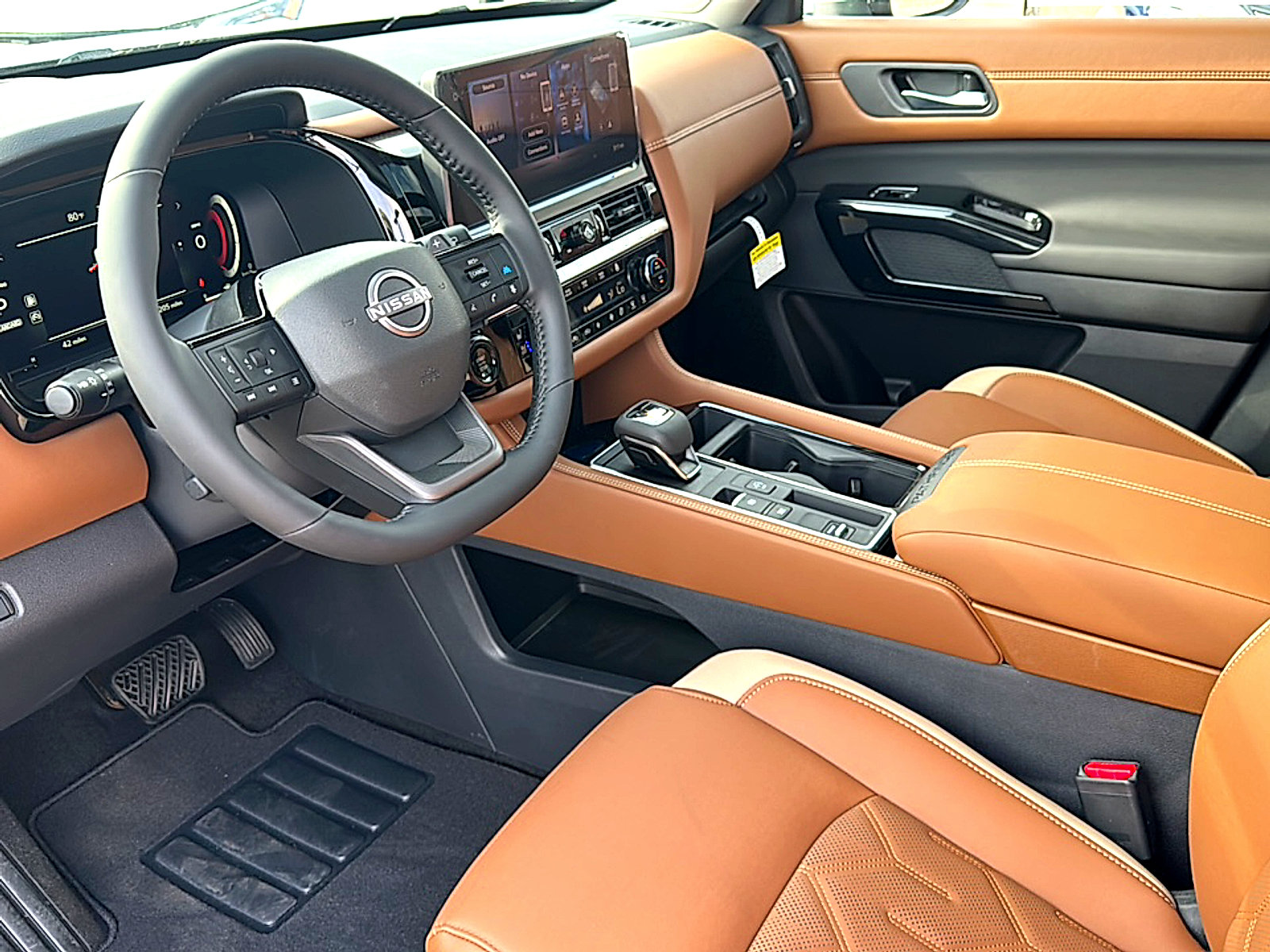 New 2026 Nissan Pathfinder Platinum w/ Cargo Package FWD image 9