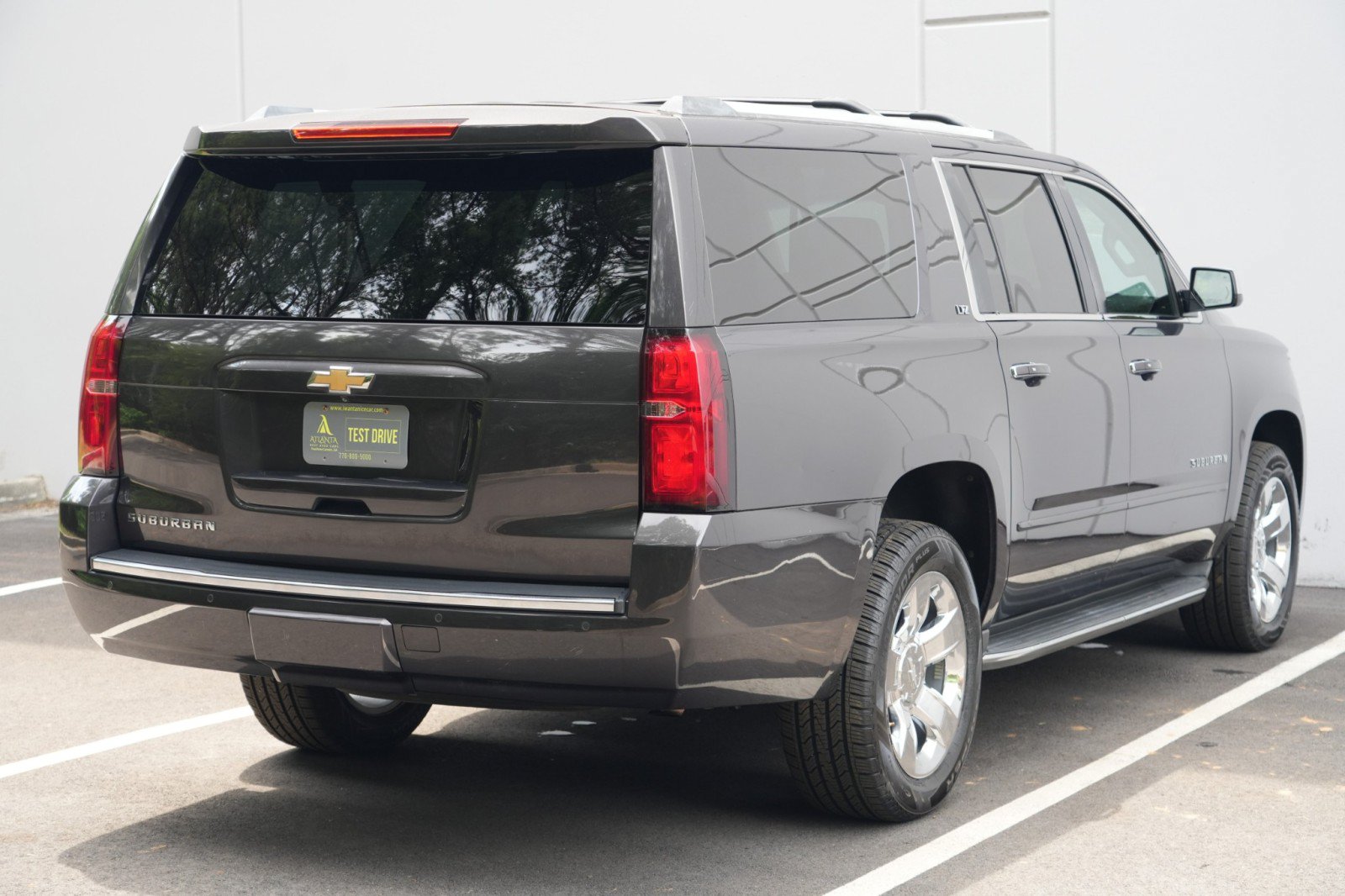 Used 2015 Chevrolet Suburban LTZ RWD image 56