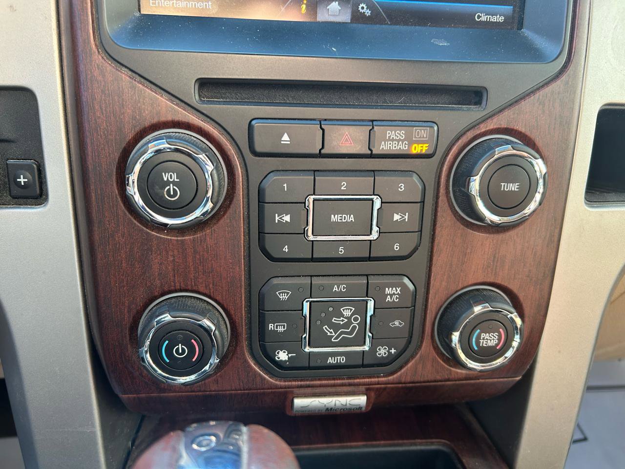 Used 2014 Ford F150 King Ranch w/ King Ranch Luxury Package image 23