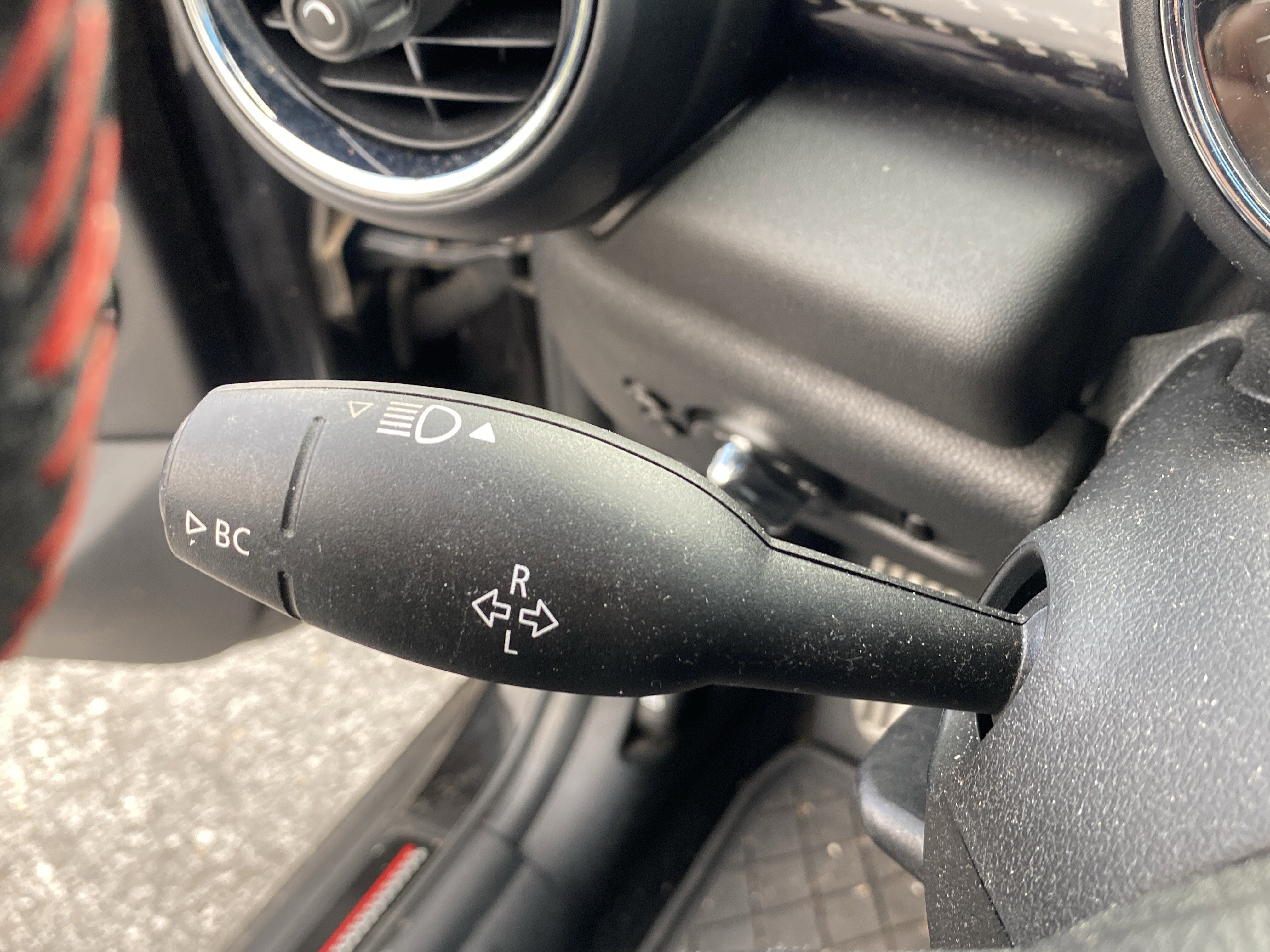 Used 2018 MINI Cooper S image 44