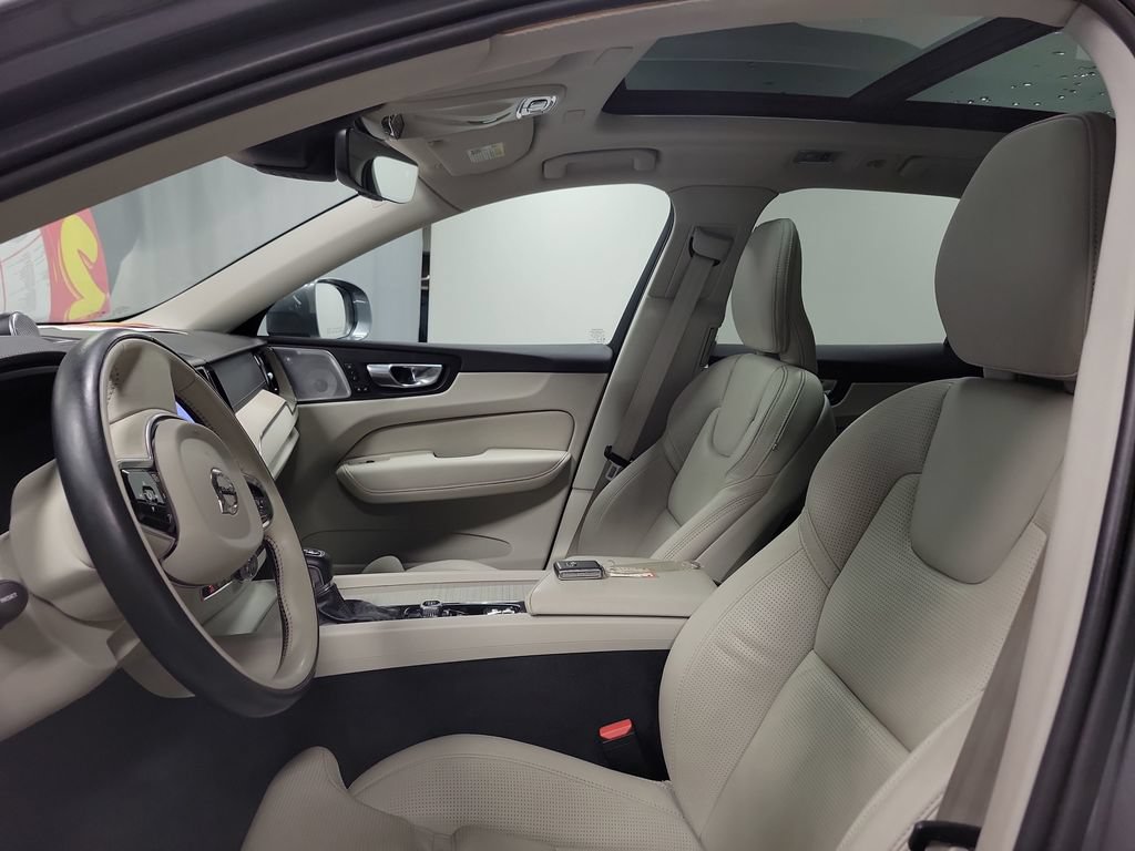 Used 2021 Volvo XC60 T6 Inscription AWD/4WD image 12