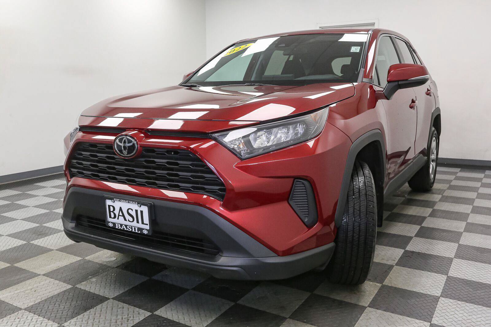 Certified 2022 Toyota RAV4 LE AWD/4WD image 5