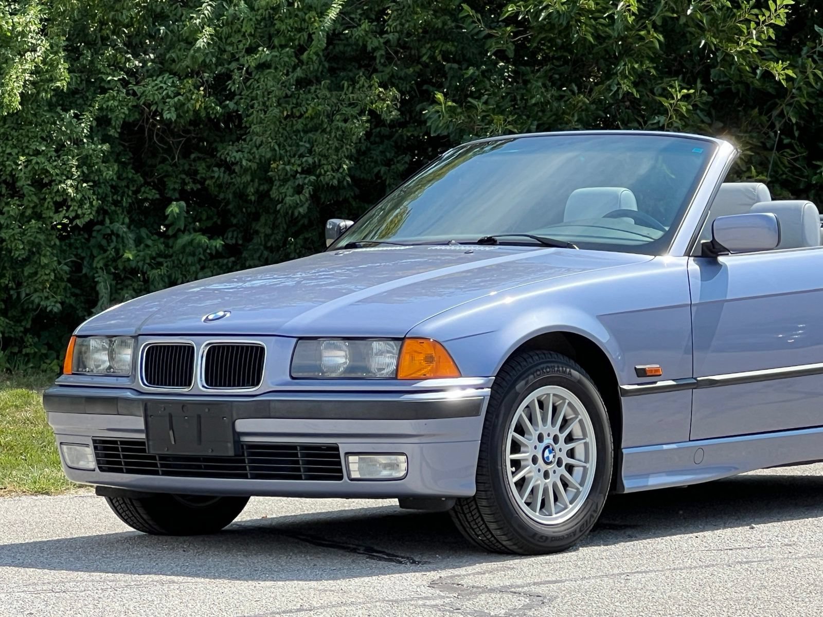 Used 1996 BMW 328i Convertible RWD image 14