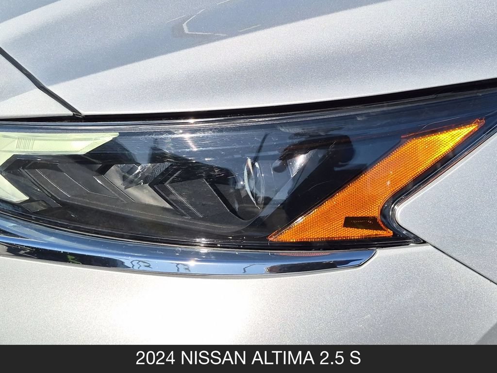 Used 2024 Nissan Altima 2.5 S FWD image 10