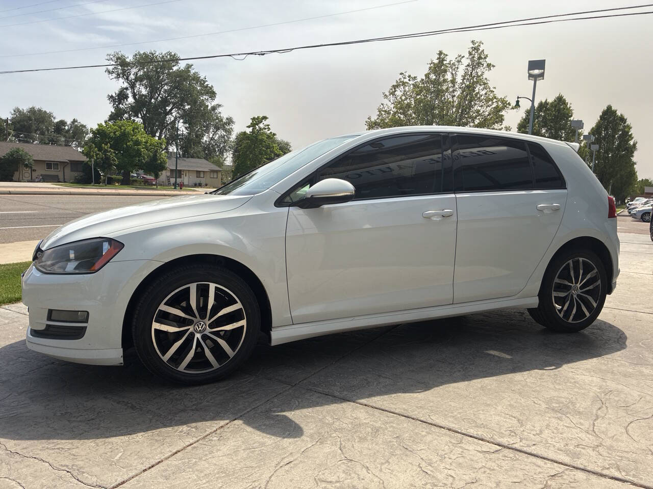 Used 2015 Volkswagen Golf SE w/ Golf Sport Package FWD image 4