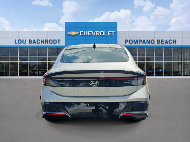 Used 2025 Hyundai Sonata SEL FWD image 4