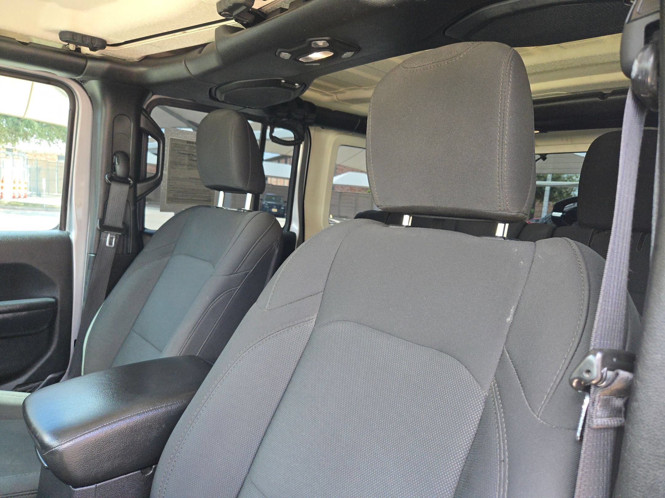 Used 2018 Jeep Wrangler Unlimited Sport S AWD/4WD image 9