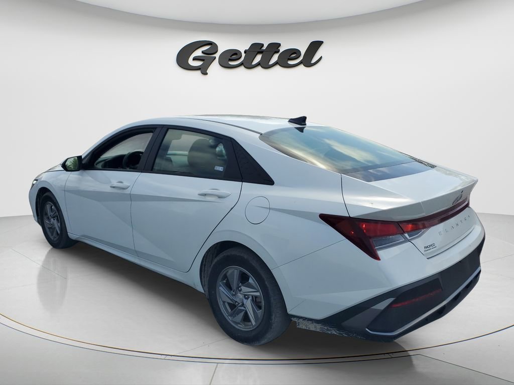 Used 2024 Hyundai Elantra SE image 6