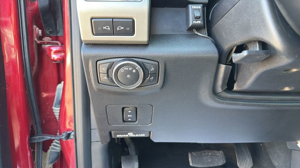 Used 2021 Ford F350 Lariat w/ Chrome Package image 27