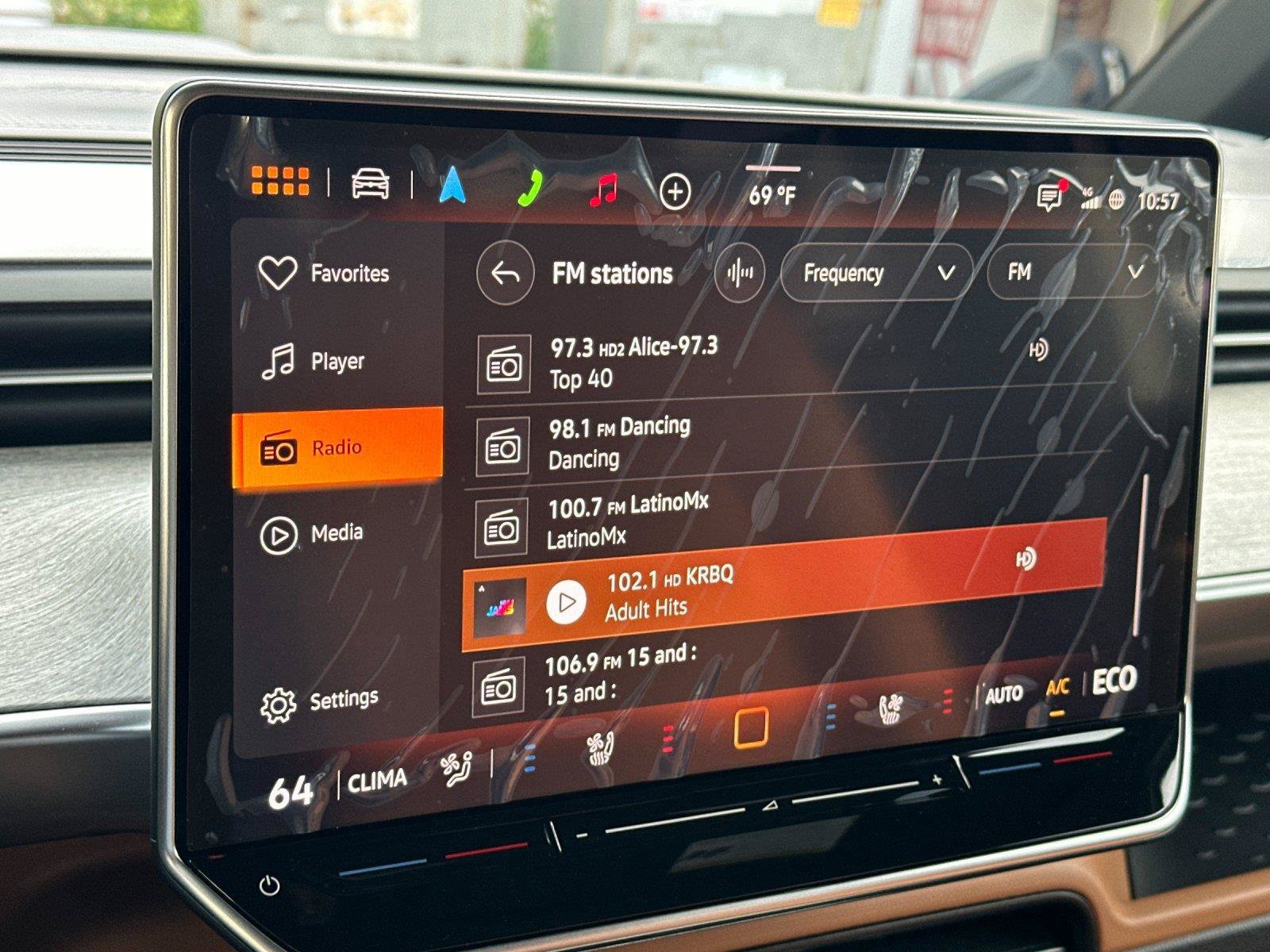New 2025 Volkswagen ID. Buzz Pro S RWD image 18