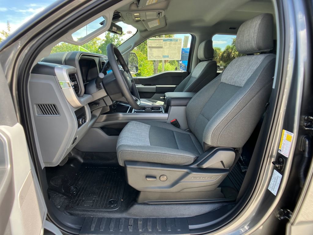 New 2026 Ford F250 XLT w/ XLT Premium Package image 28