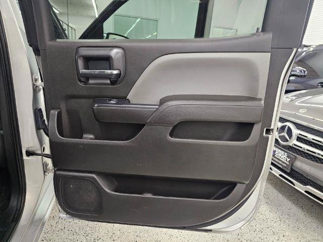 Used 2018 Chevrolet Silverado 1500 Custom w/ Custom Value Package AWD/4WD image 32