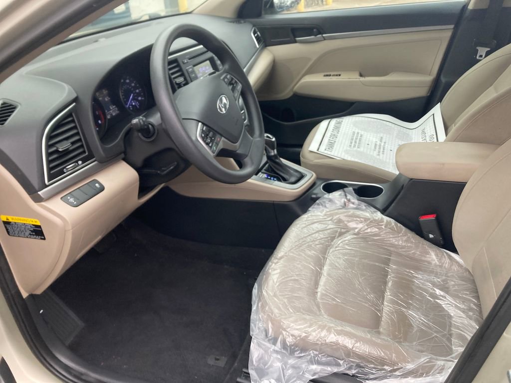 Used 2017 Hyundai Elantra SE w/ Cargo Package image 11