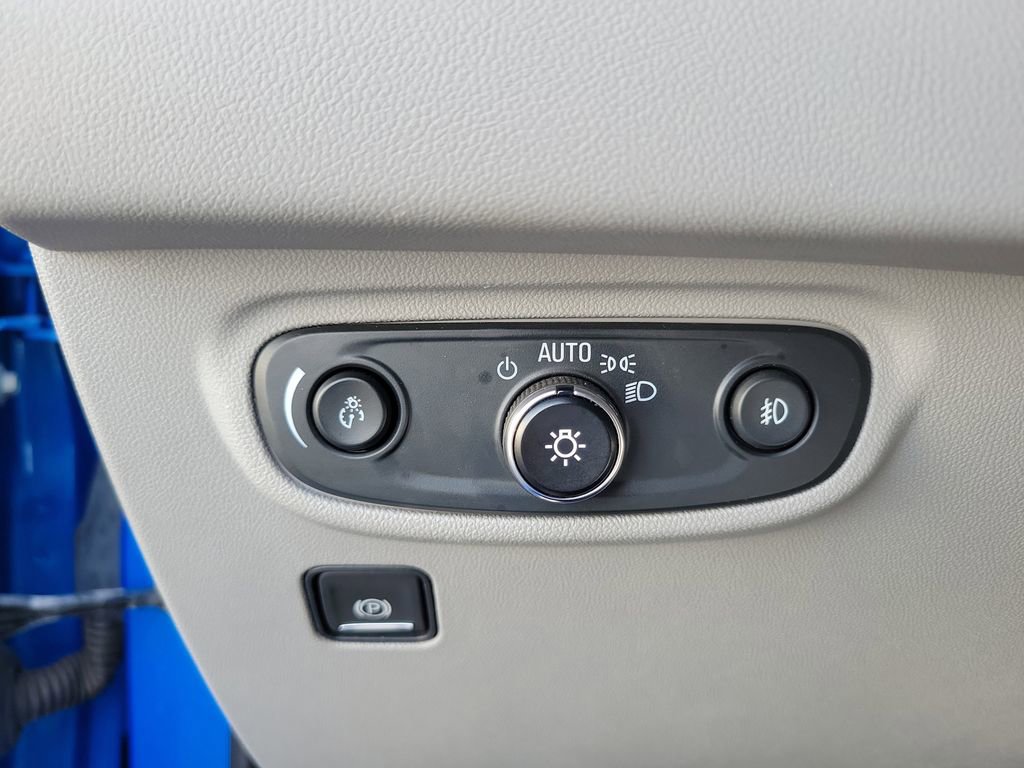 Used 2024 GMC Terrain SLT w/ LPO, Floor Liner Package image 24