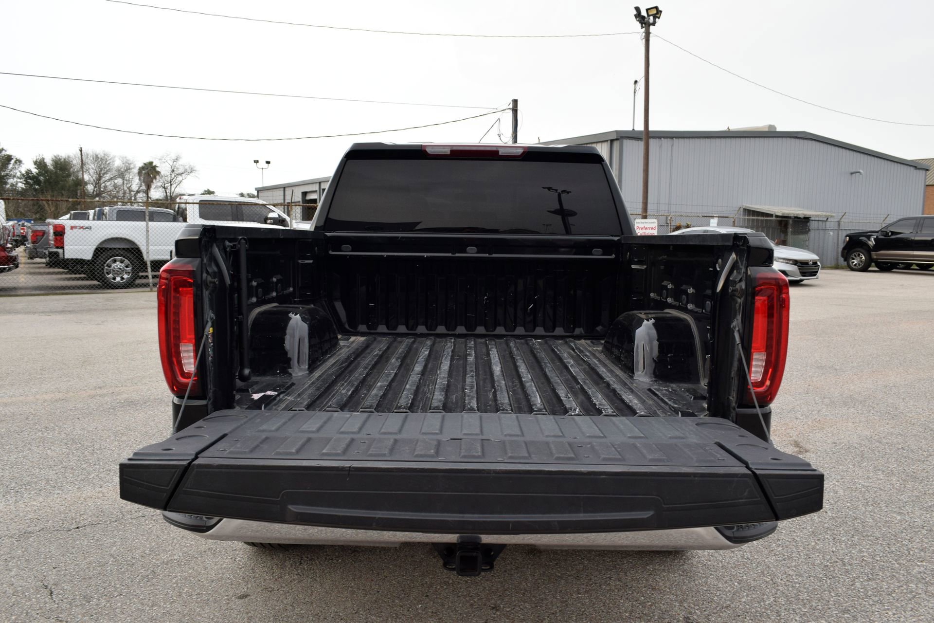 Used 2025 GMC Sierra 1500 SLT image 21