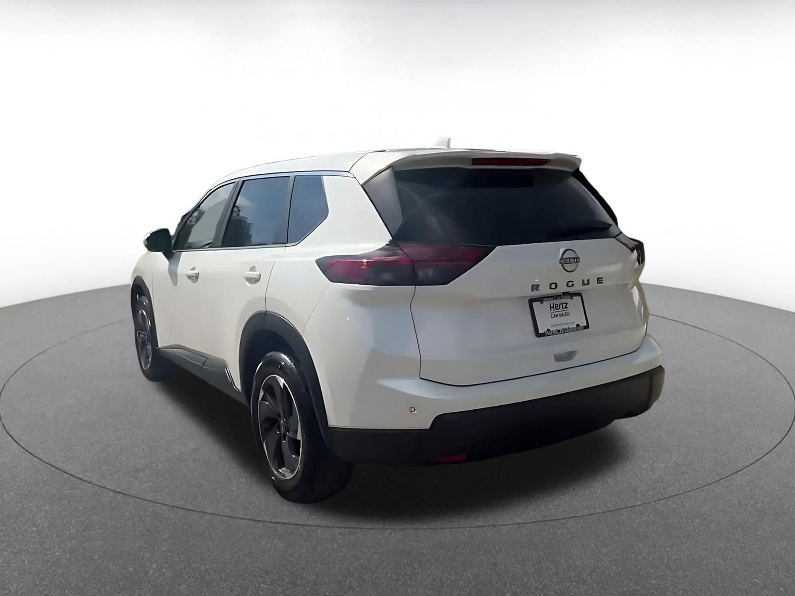 Used 2025 Nissan Rogue SV FWD image 11