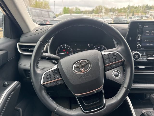 Used 2020 Toyota Highlander XLE AWD/4WD image 13