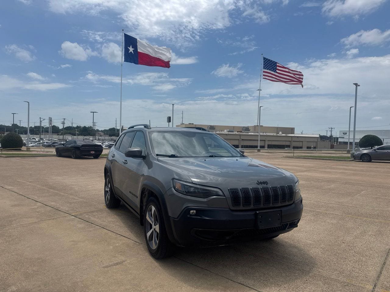 Used 2020 Jeep Cherokee Latitude w/ Quick Order Package 26F North AWD/4WD image 2