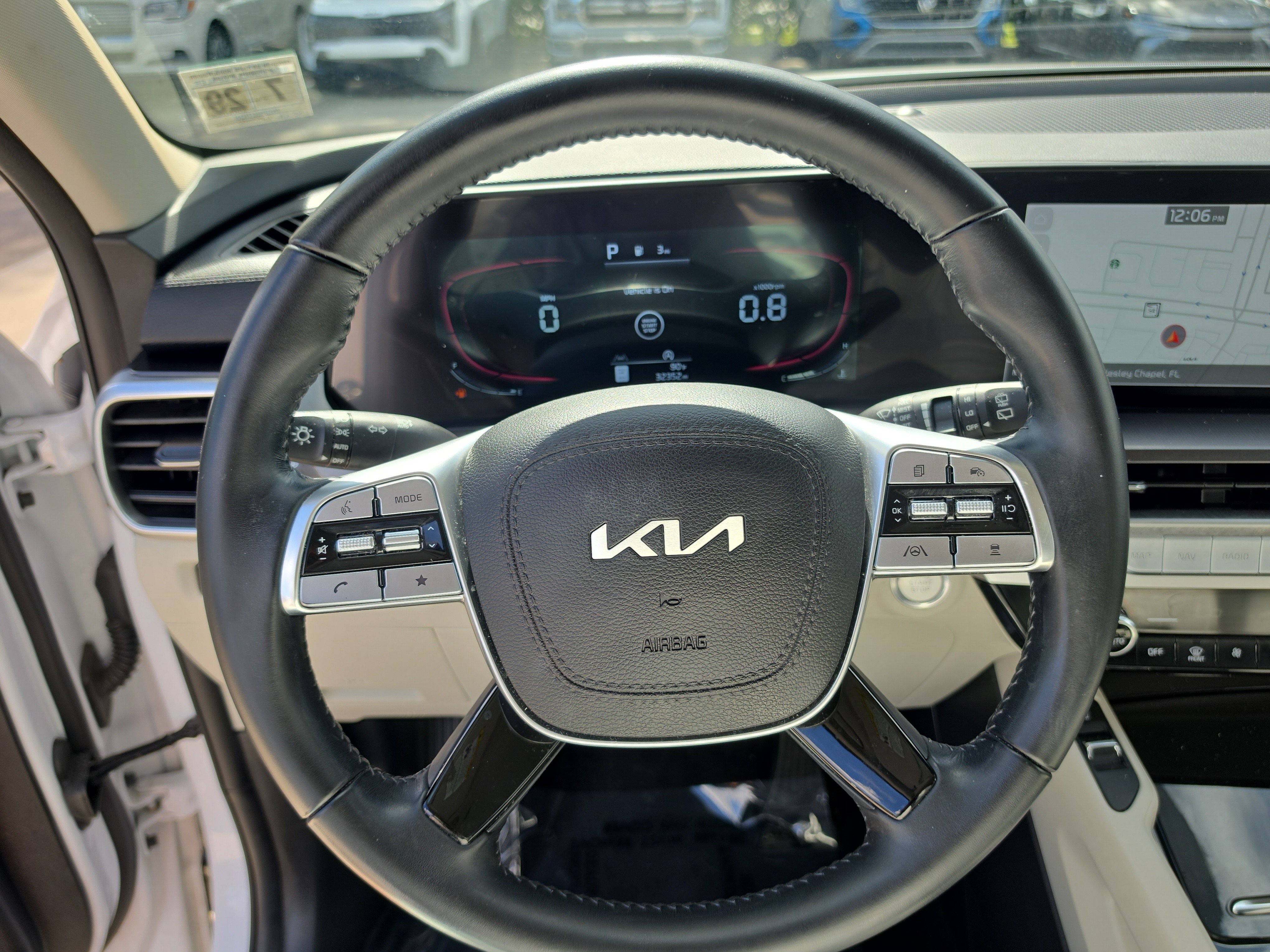 Certified 2024 Kia Telluride S w/ S Sunroof Package AWD/4WD image 29
