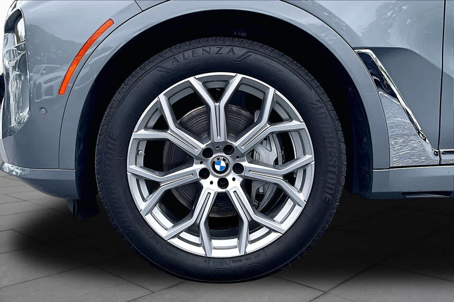 Used 2026 BMW X7 xDrive40i AWD/4WD image 11