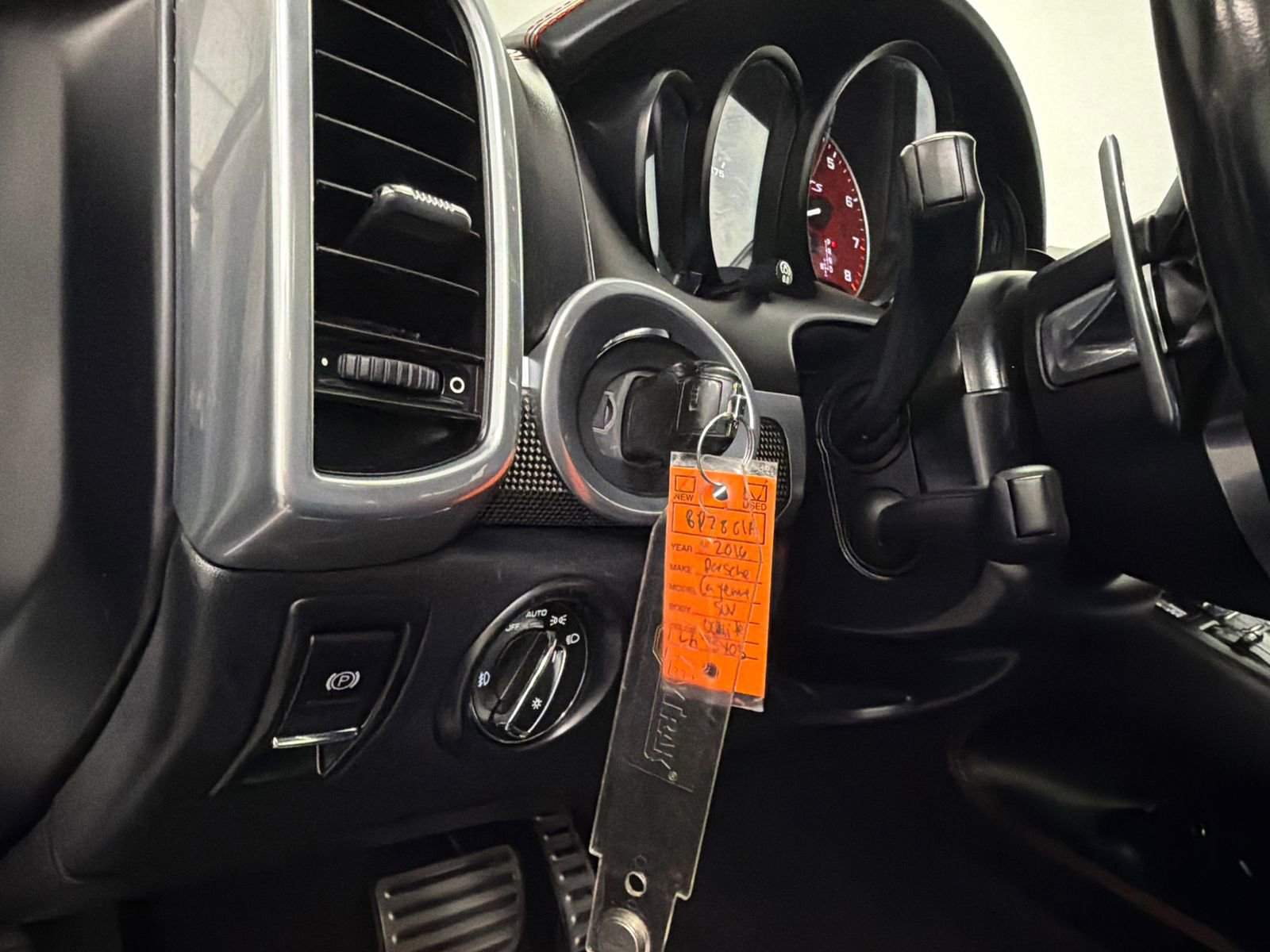 Used 2016 Porsche Cayenne GTS AWD/4WD image 36