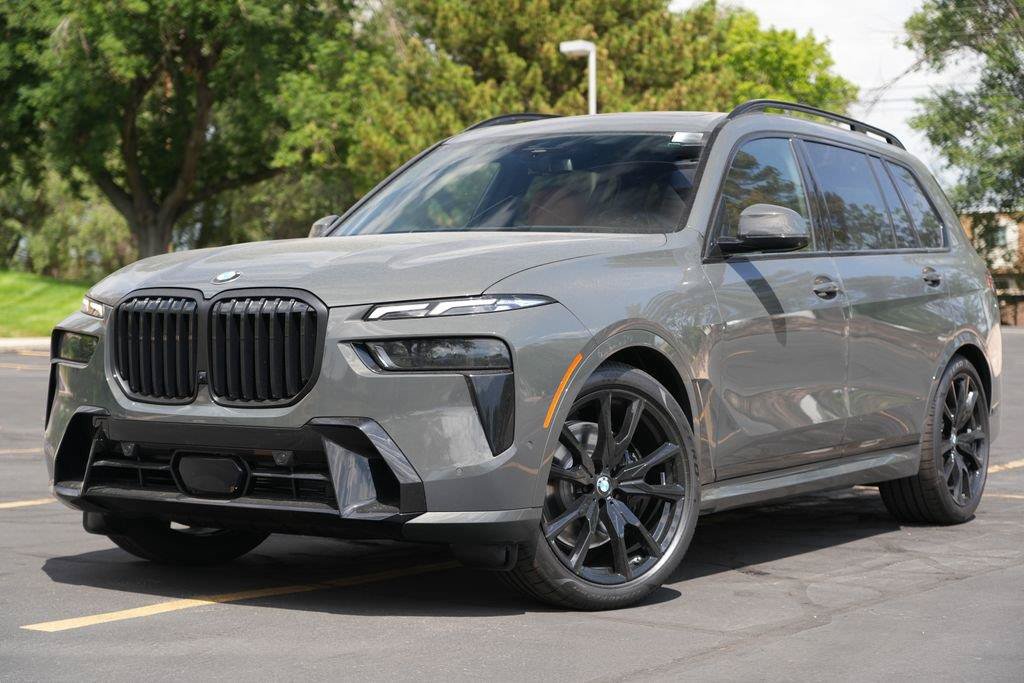 Used 2027 BMW X7 xDrive40i w/ M Sport Package AWD/4WD image 1