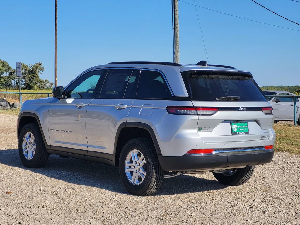New 2025 Jeep Grand Cherokee Laredo RWD image 4