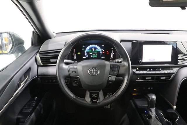 Used 2025 Toyota Camry SE FWD image 13
