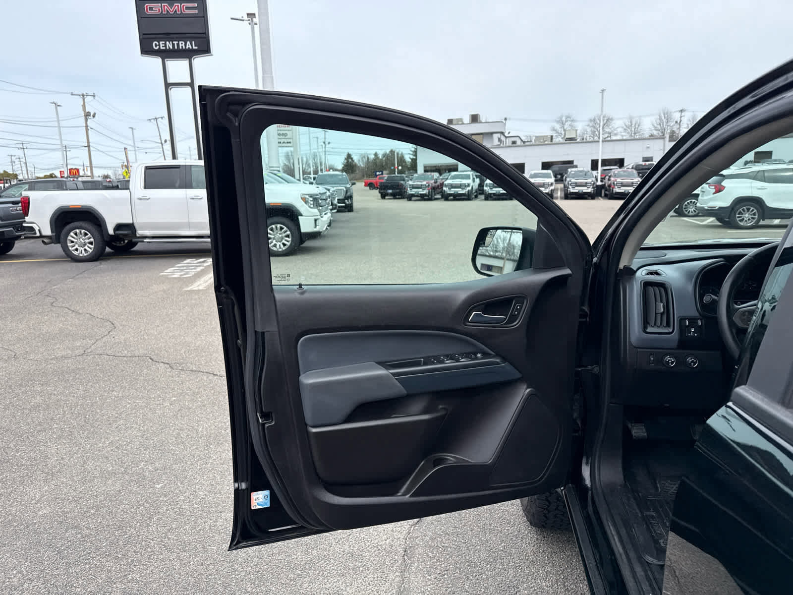 Used 2016 Chevrolet Colorado Z71 image 13