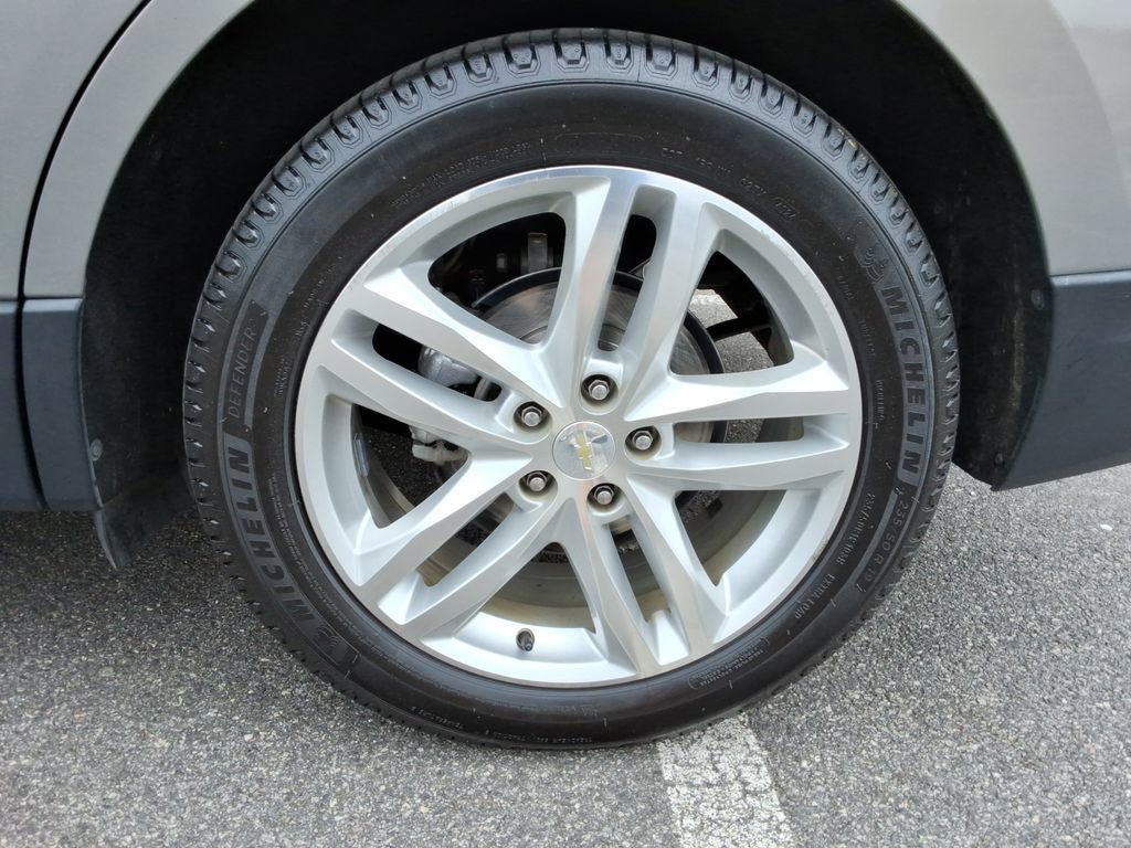 Used 2018 Chevrolet Equinox Premier AWD/4WD image 11