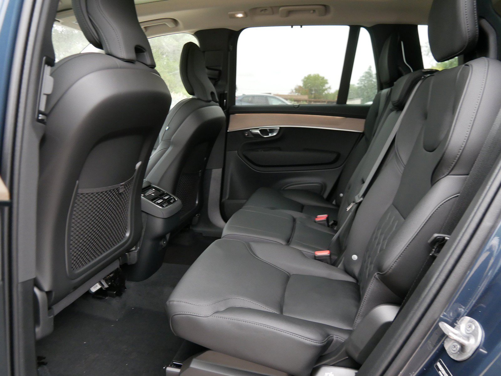 New 2027 Volvo XC90 B6 Plus AWD/4WD image 6