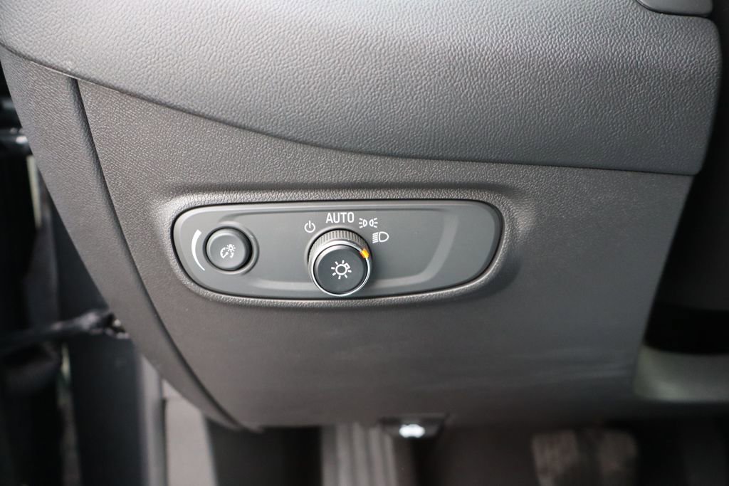 Used 2023 Chevrolet Equinox LT image 13