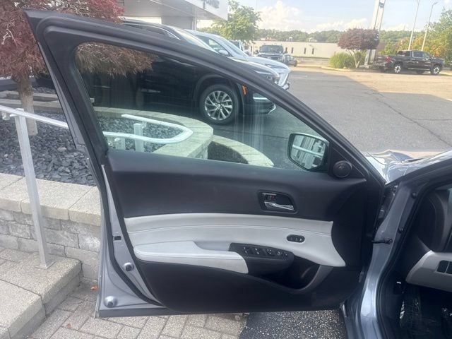 Used 2016 Acura ILX FWD image 9