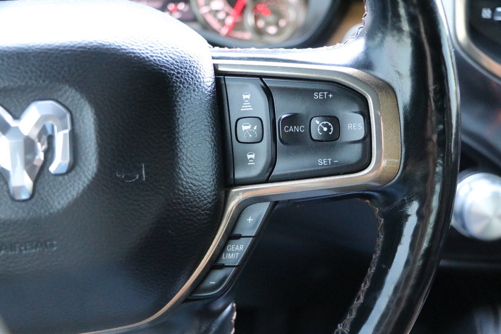 Used 2019 RAM 1500 Limited AWD/4WD image 19