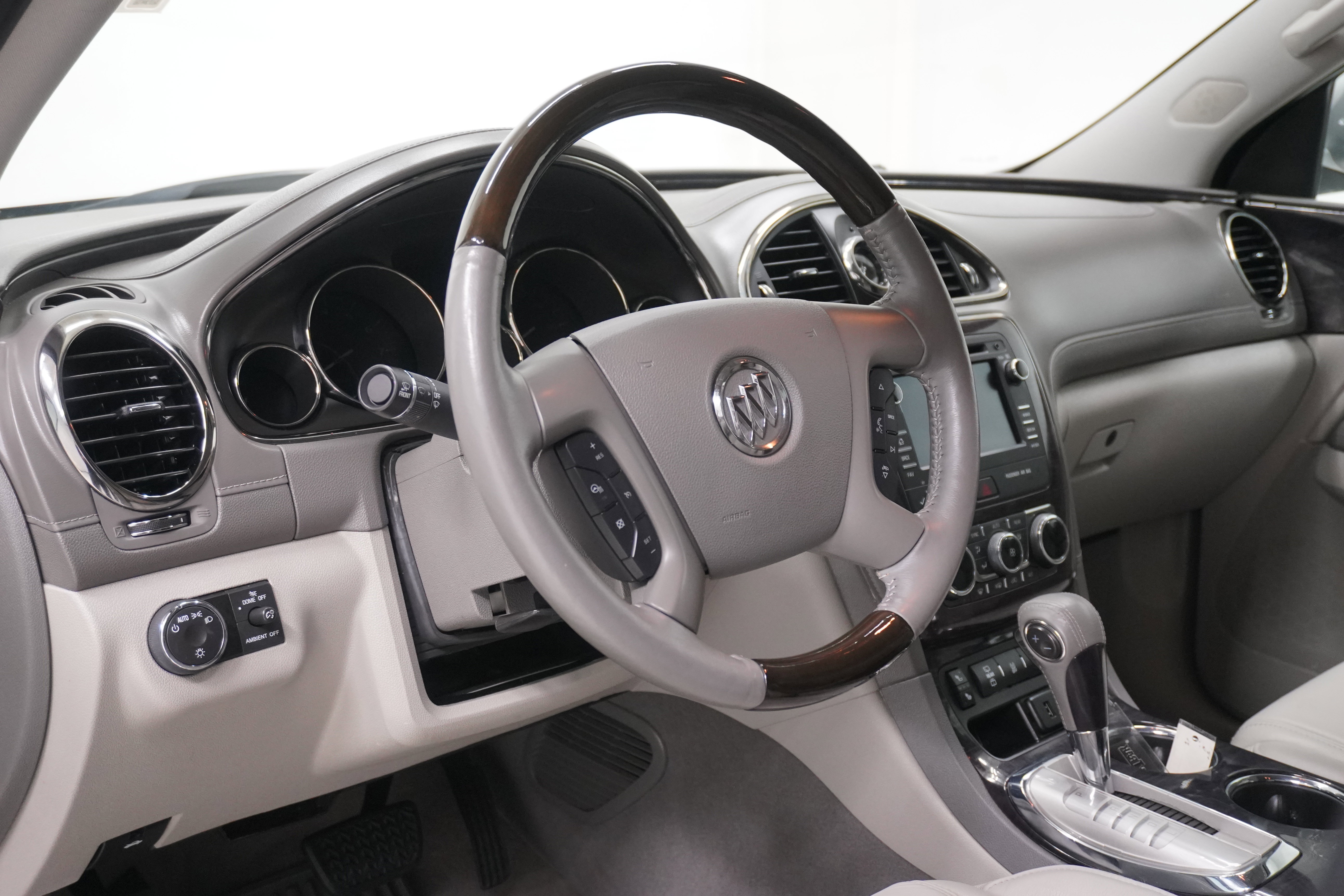 Used 2015 Buick Enclave Leather image 9