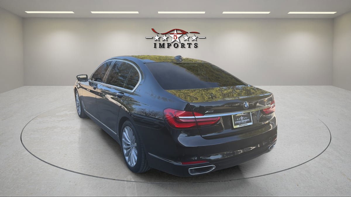 Used 2018 BMW 740i xDrive w/ Executive Package AWD/4WD image 4